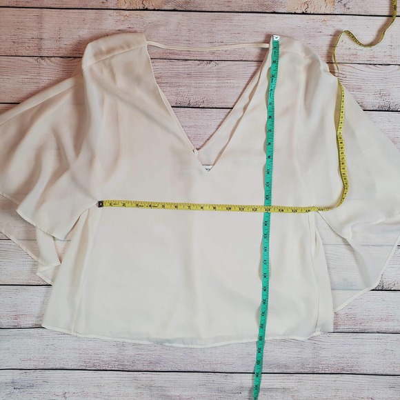 Cupcakes and cashmere v-neck blouse small - Picture 6 of 7